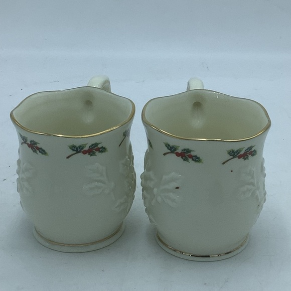 Two Party Lite Holly Leaf Collection Demitasse Cups - Picture 5 of 9